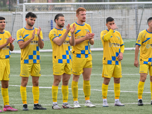 הזדמנות להוכיח את עצמם. שחקני מכבי עירוני אשדוד (ירון קליין)